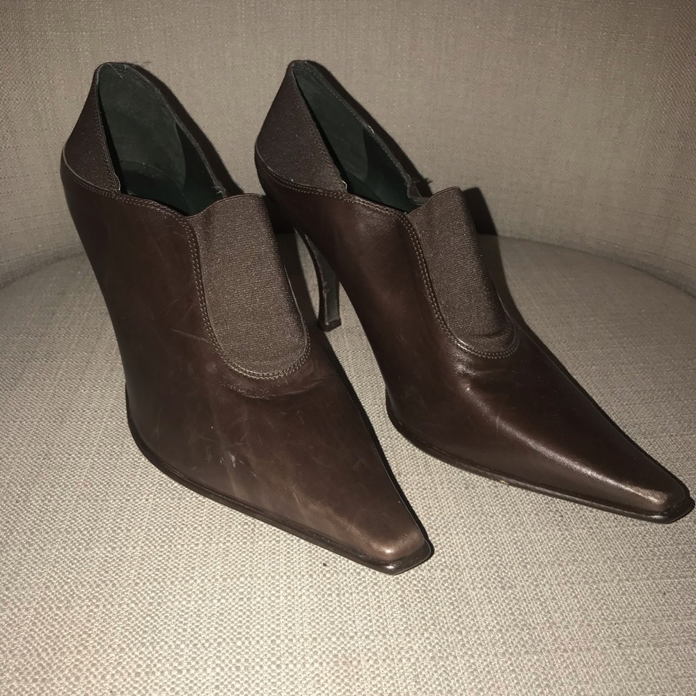 Donald J Pliner Stretch Heels